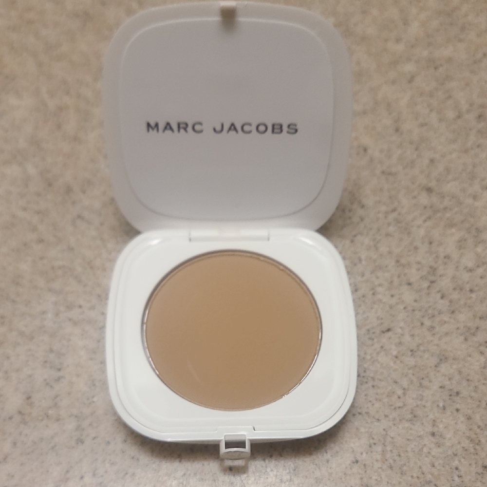 Marc Jacobs Compact Powder